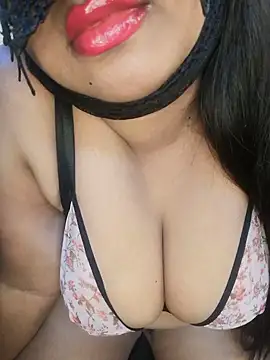 Snapshot of VINDY- chatting on 02/24/25, 01:21 VINDY- online show from 02/24/25, 01:21