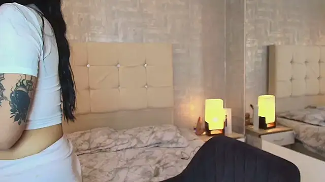 Snapshot of Baby_Venuss chatting on 01/11/25, 10:08 Baby Venuss online show from 01/11/25, 10:08