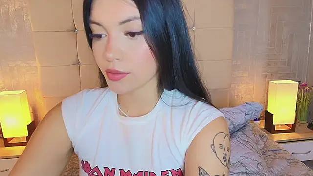 Snapshot of Baby_Venuss chatting on 01/14/25, 06:13 Baby Venuss online show from 01/14/25, 06:13