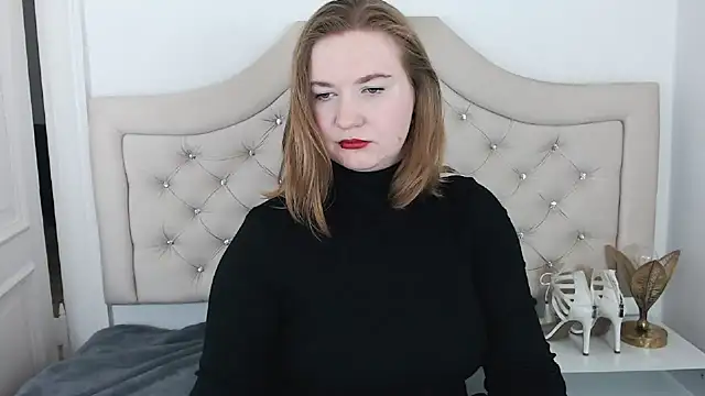 LaraDream online show from 12/20/24, 12:19