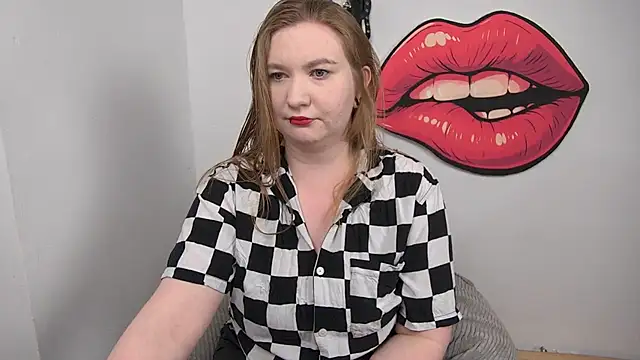 LaraDream online show from 12/04/25, 03:43