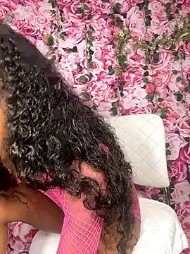 Snapshot of mismialove chatting on 09/27/25, 05:45 mismialove online show from 09/27/25, 05:45