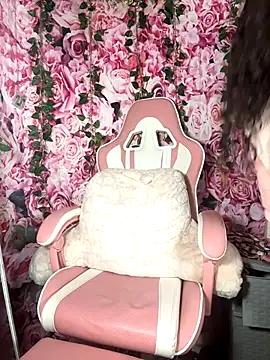 mismialove online show from 10/29/25, 09:00