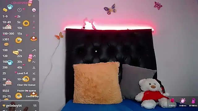 Snapshot of susan_smith18 chatting on 02/27/25, 05:26 susan smith18 online show from 02/27/25, 05:26