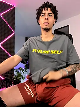 Snapshot of bigryann23 chatting on 11/16/25, 10:26 bigryann23 online show from 11/16/25, 10:26