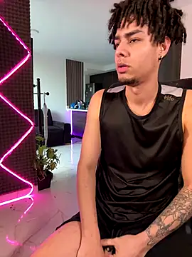 Snapshot of bigryann23 chatting on 11/22/25, 10:31 bigryann23 online show from 11/22/25, 10:31