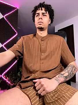 Snapshot of bigryann23 chatting on 11/27/25, 02:35 bigryann23 online show from 11/27/25, 02:35