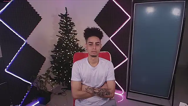 Snapshot of bigryann23 chatting on 12/20/25, 02:29 bigryann23 online show from 12/20/25, 02:29