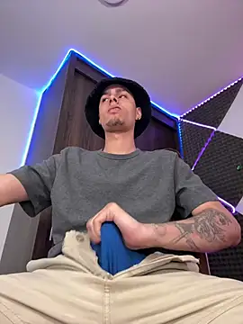 bigryann23 online show from 02/01/26, 09:35